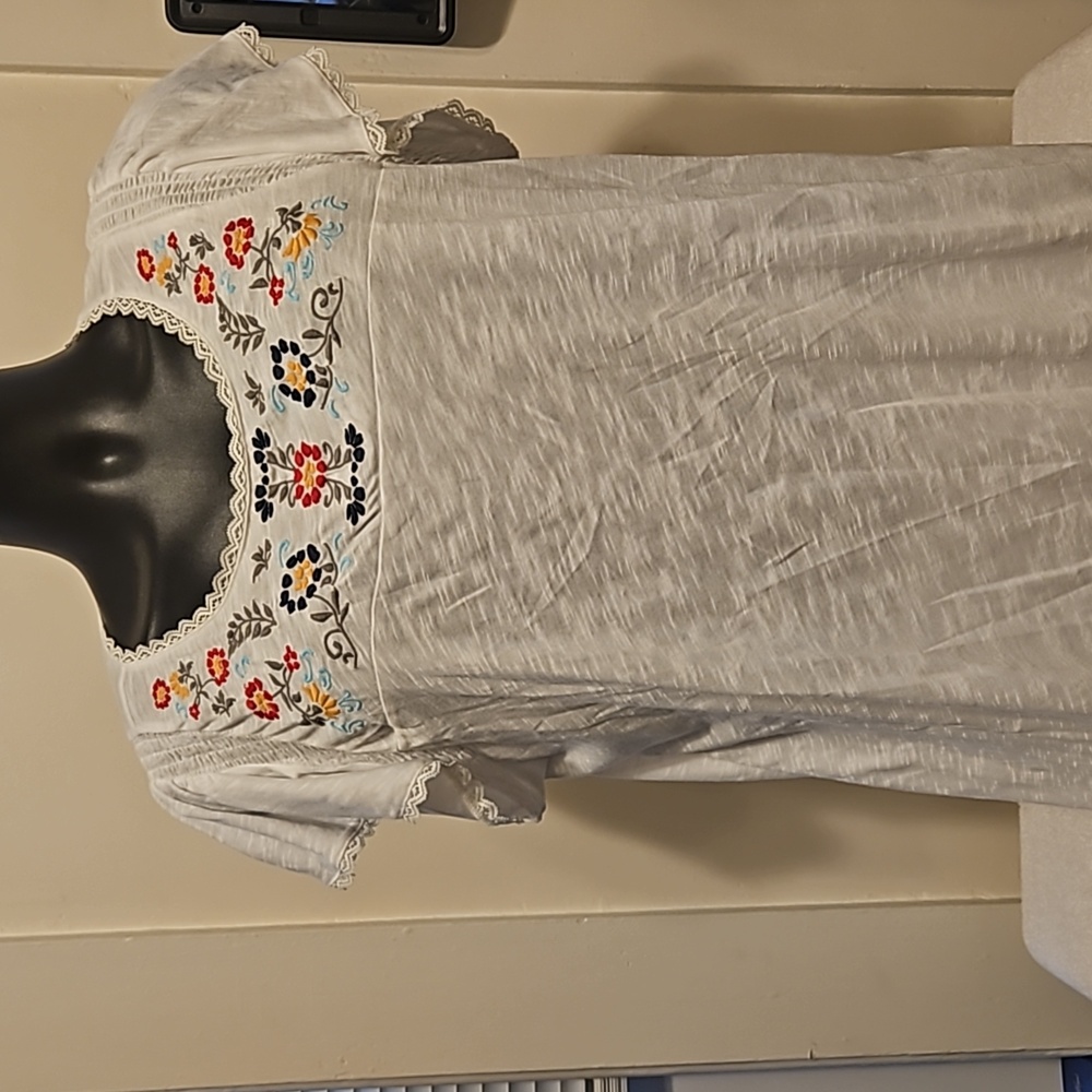 Torrid White Puff Sleeve Swing Top - Picture 2 of 14